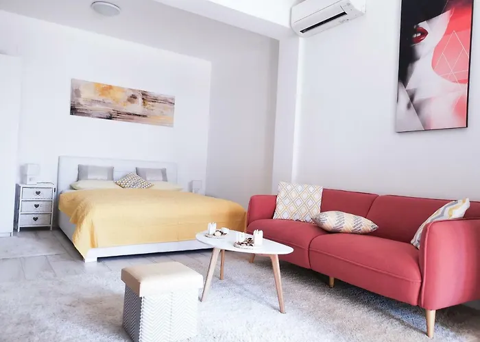 Studio Apartment \